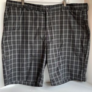 Ben Hogan performance small check plaid quick dry shorts size 44